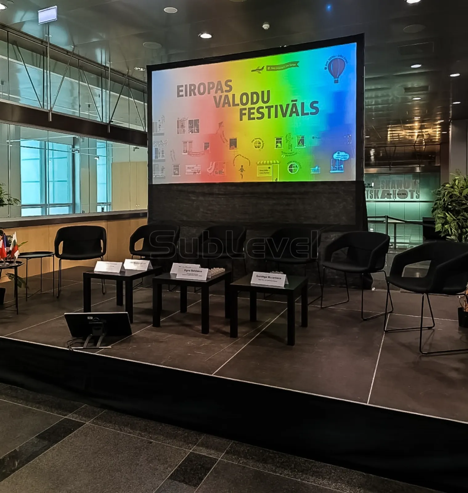 Video projektoru noma: 6 kļūdas un tehniskas nianses, kas izšķir pasākuma kvalitāti