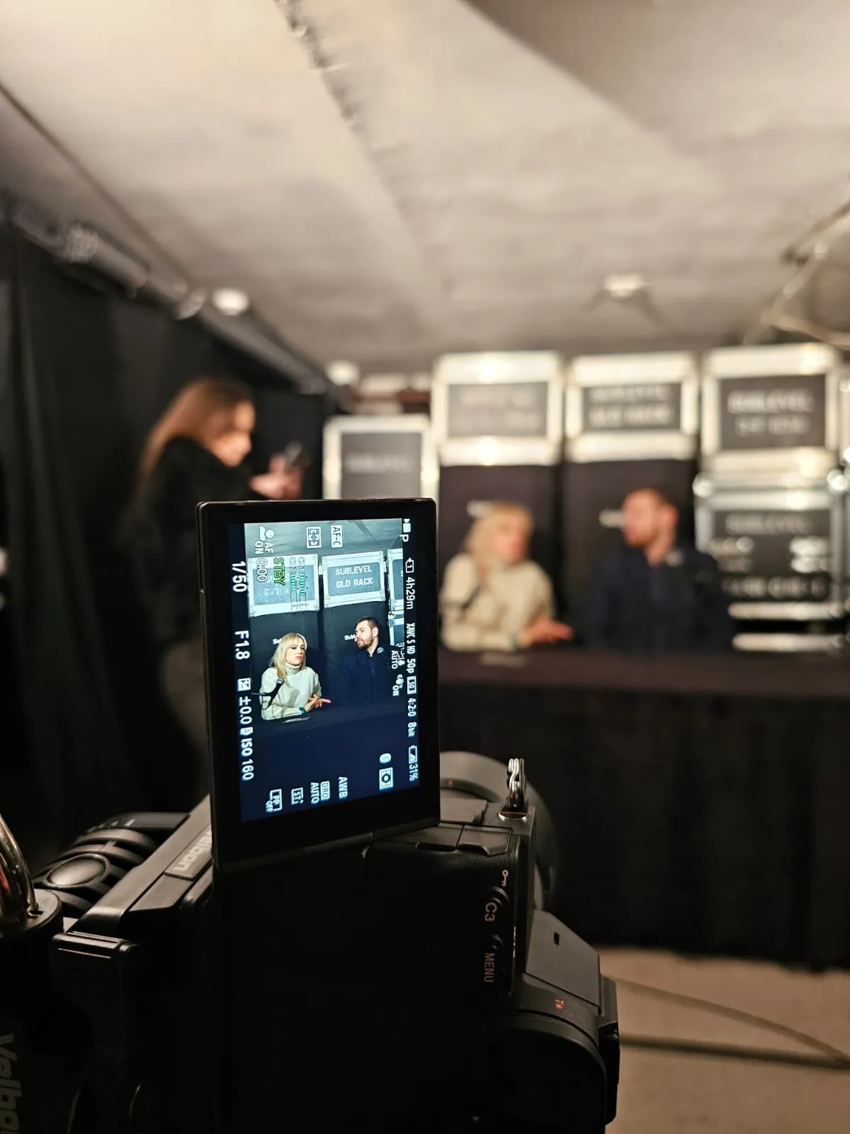 Satura veidošana Rīgā: Kāpēc izvēlēties profesionālu Podkāstu un DJ studiju?