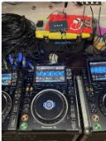 DJ